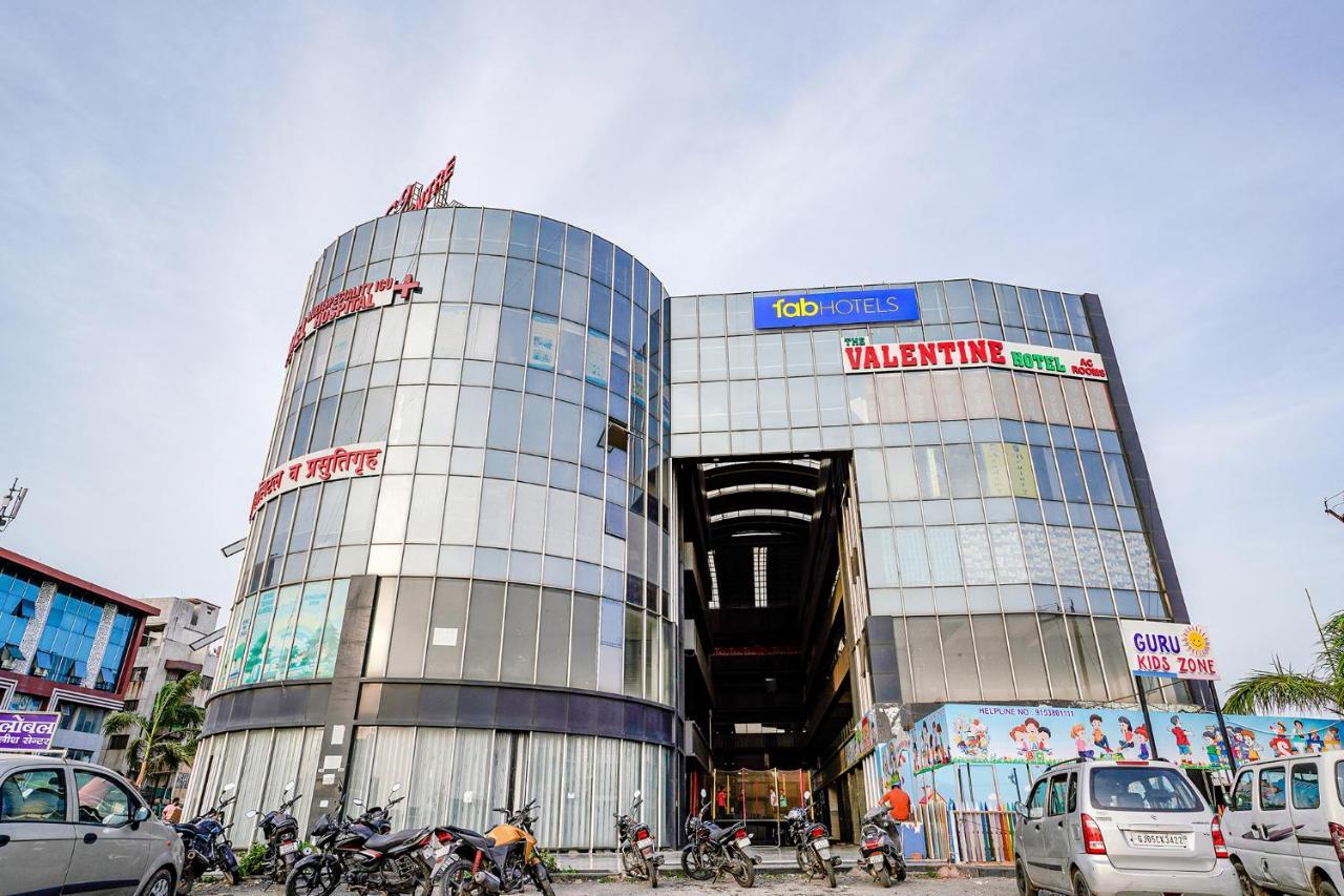 Fabhotel The Valentine - Udhna Road Surat Exterior foto
