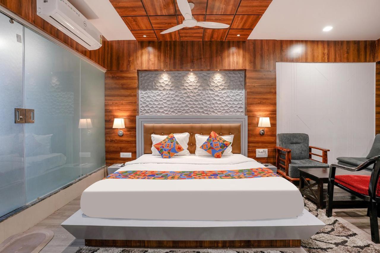 Fabhotel The Valentine - Udhna Road Surat Exterior foto