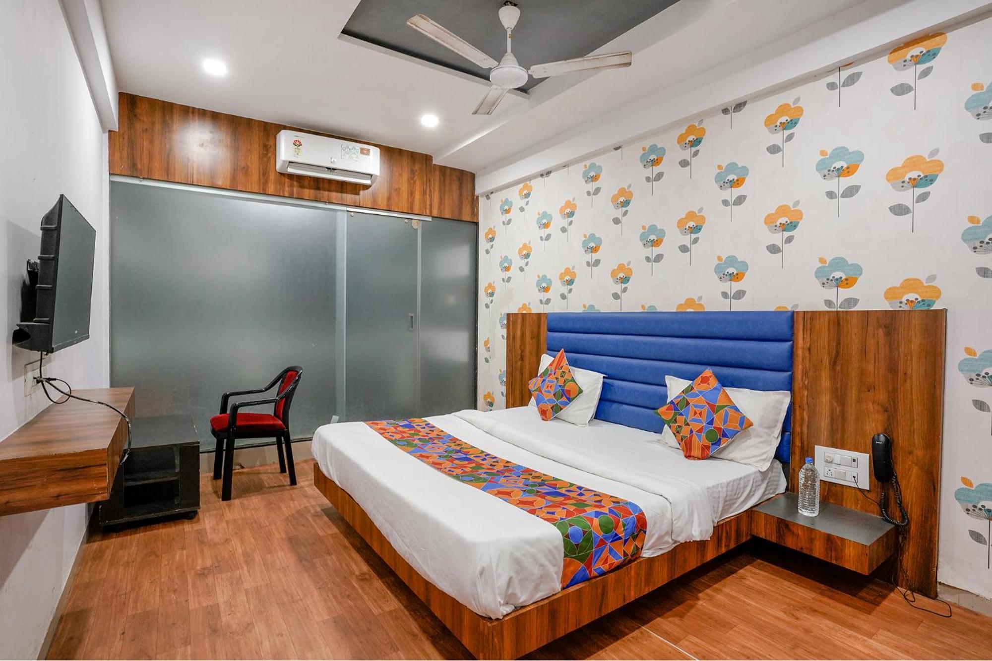 Fabhotel The Valentine - Udhna Road Surat Exterior foto