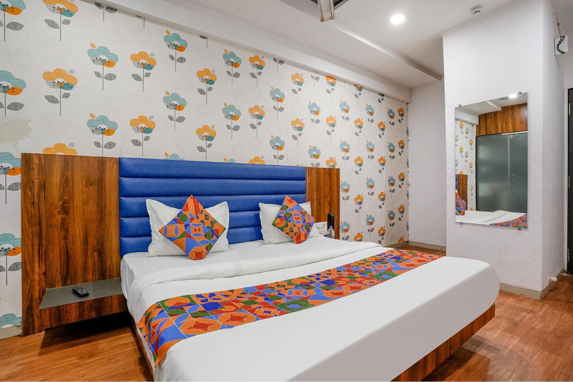 Fabhotel The Valentine - Udhna Road Surat Exterior foto